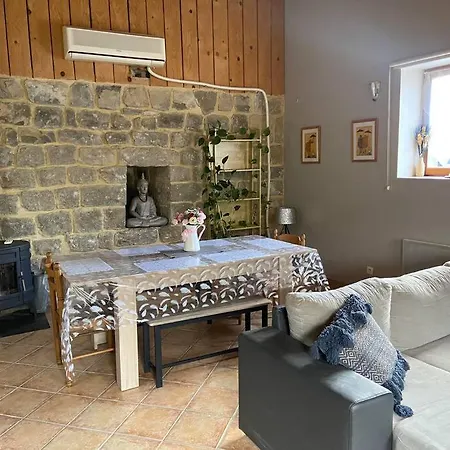 펜션 A La Ferme Avec Jacuzzi Et Sauna *