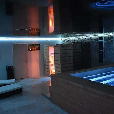 펜션 A La Ferme Avec Jacuzzi Et Sauna